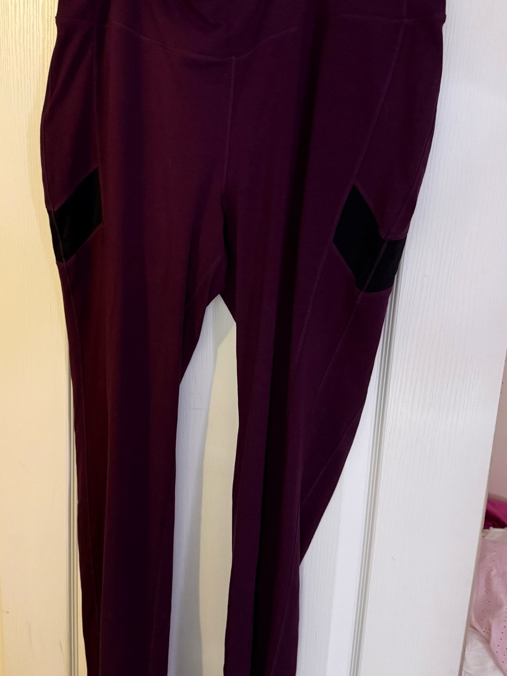 Women's Nola High-Waist Maroon and black Yoga Pants